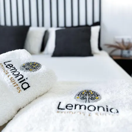 Lemonia Comfort Studio Triple Apartman